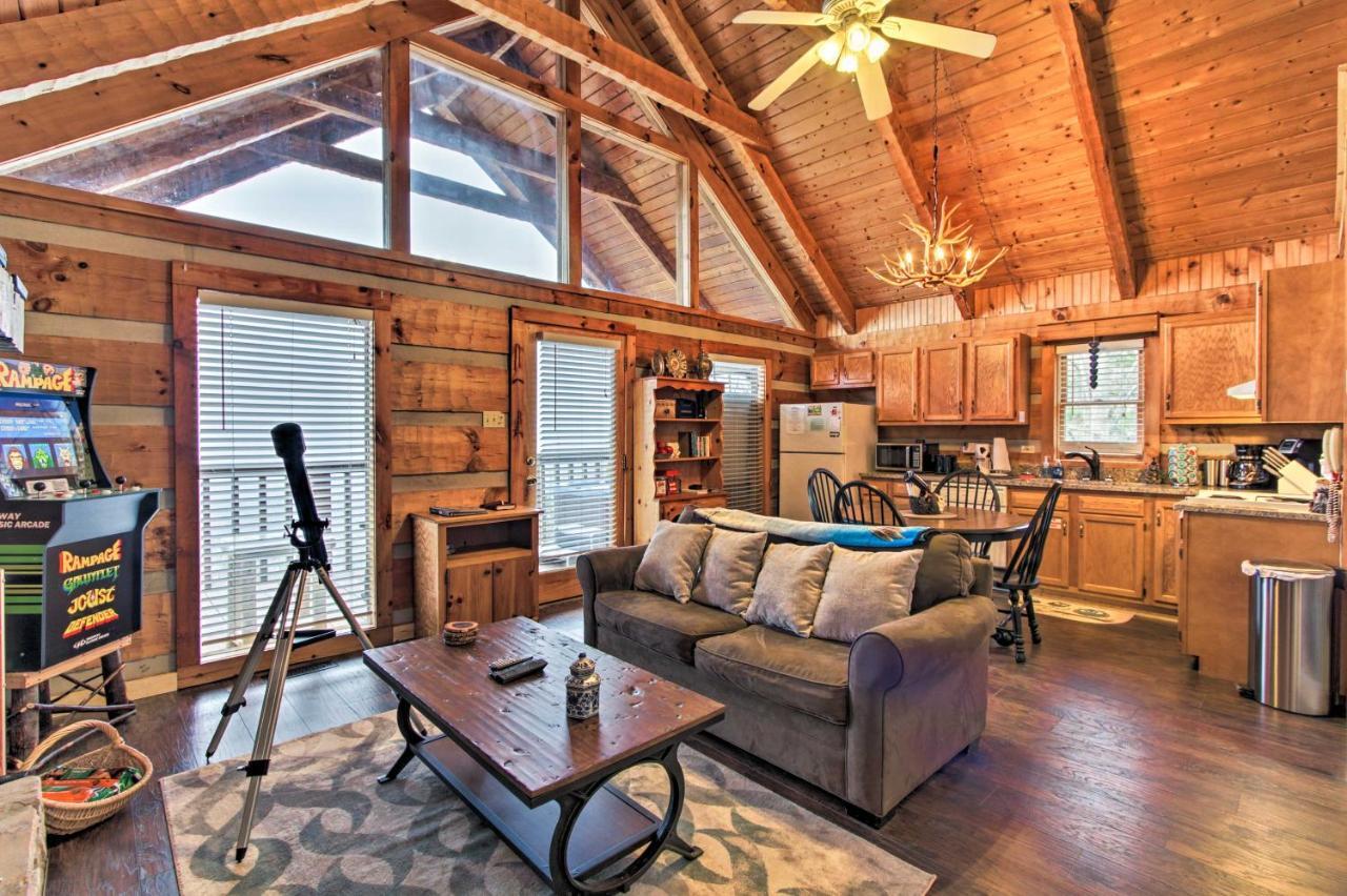 Sevierville Cabin With Private Hot Tub And Fireplace! エクステリア 写真