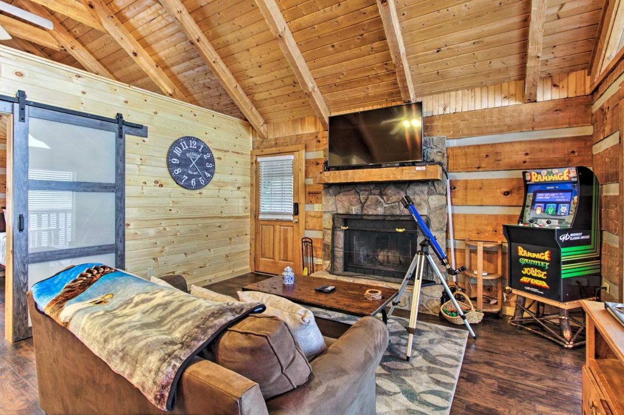 Sevierville Cabin With Private Hot Tub And Fireplace! エクステリア 写真