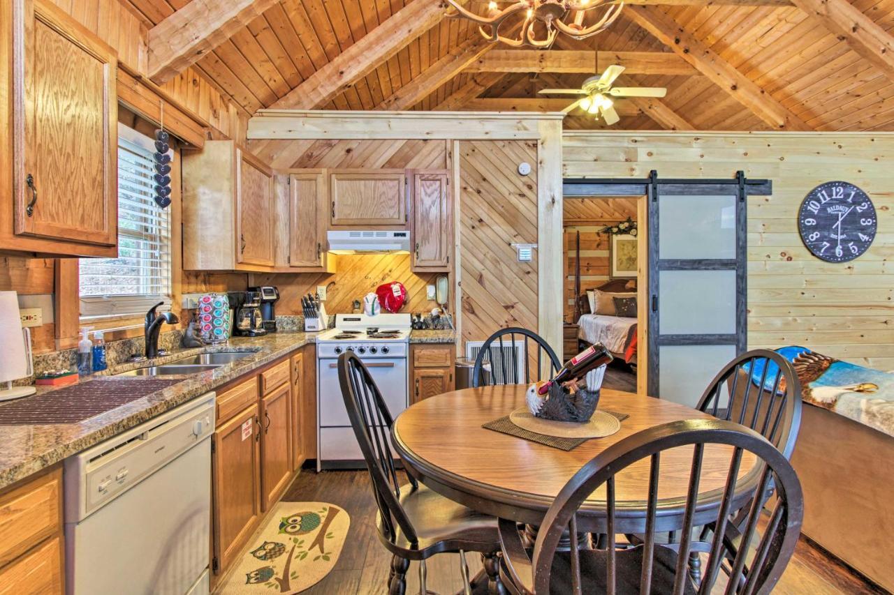 Sevierville Cabin With Private Hot Tub And Fireplace! エクステリア 写真