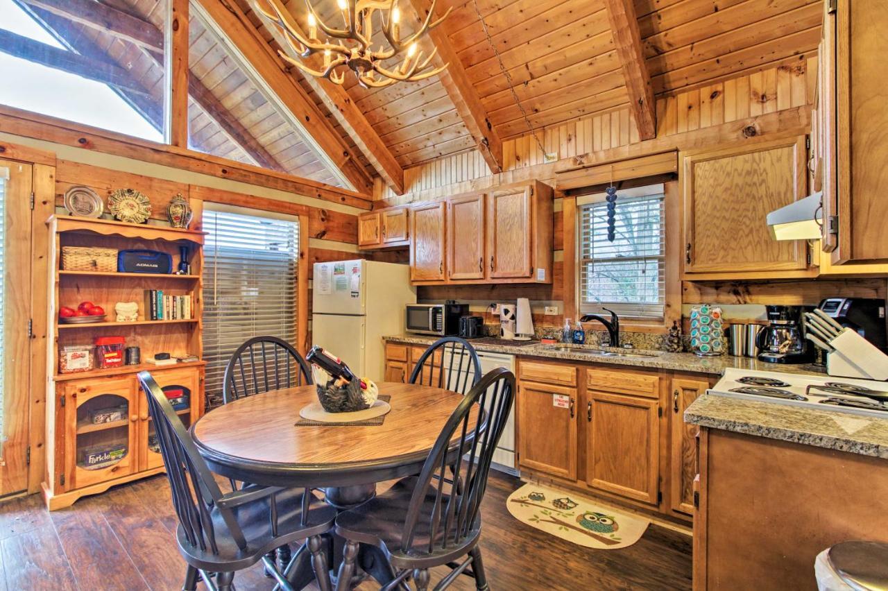 Sevierville Cabin With Private Hot Tub And Fireplace! エクステリア 写真