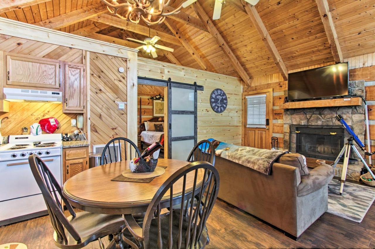 Sevierville Cabin With Private Hot Tub And Fireplace! エクステリア 写真