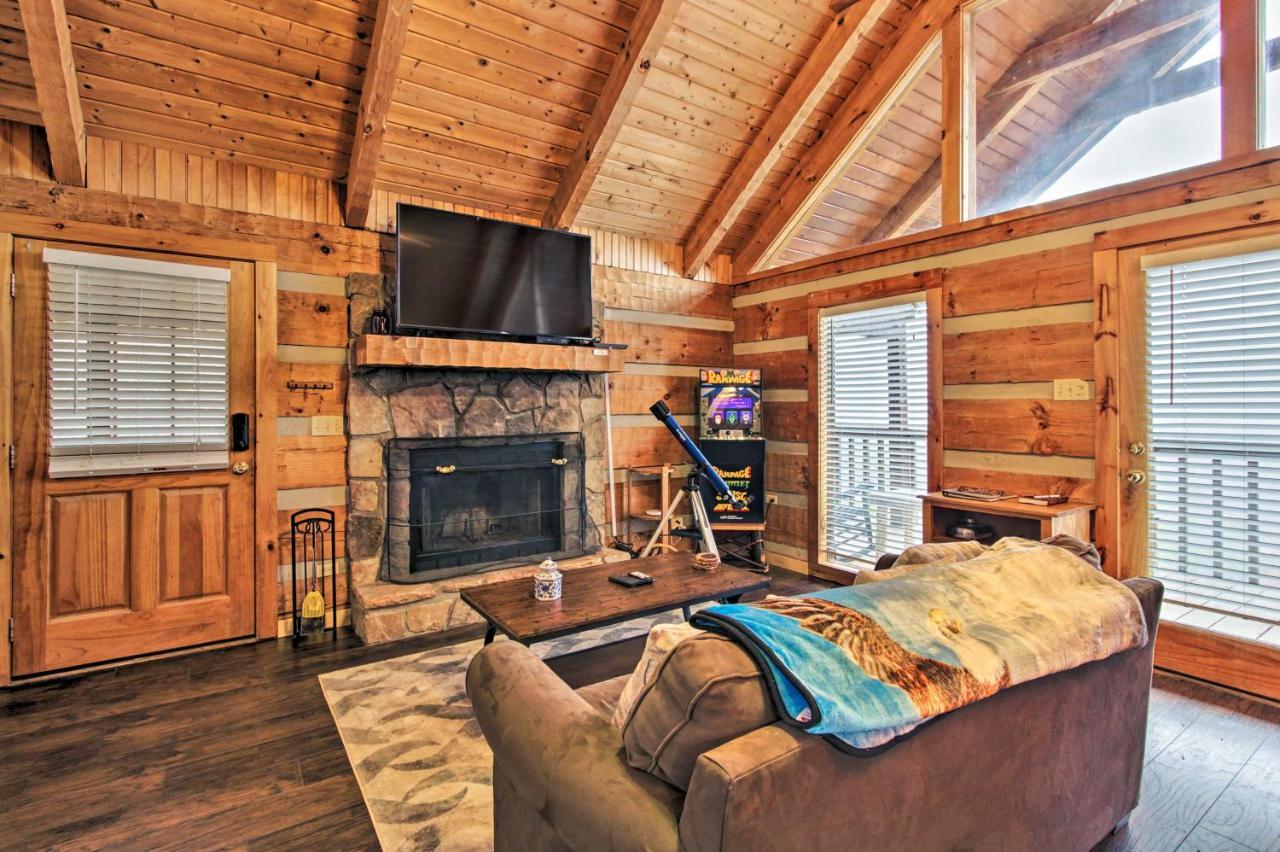 Sevierville Cabin With Private Hot Tub And Fireplace! エクステリア 写真